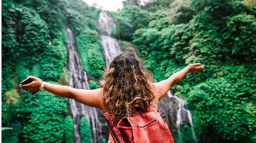 Berita dari Detik Finance: Gaji Setara UMP, Emang Masih Boleh Healing?