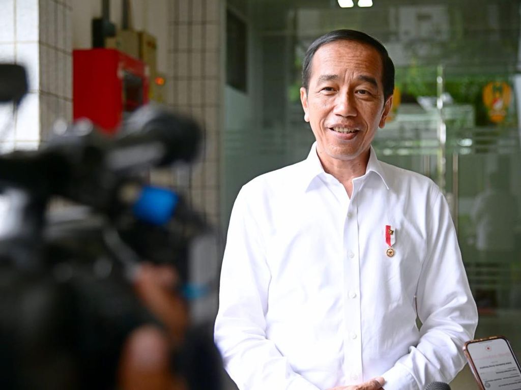 Meski PPKM Dicabut, Jokowi Tegaskan Pandemi Belum Berakhir Sepenuhnya