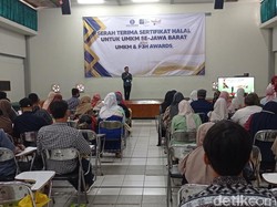 Pusat Halal Salman Serahkan 409 Sertifikat Halal Bagi UMKM