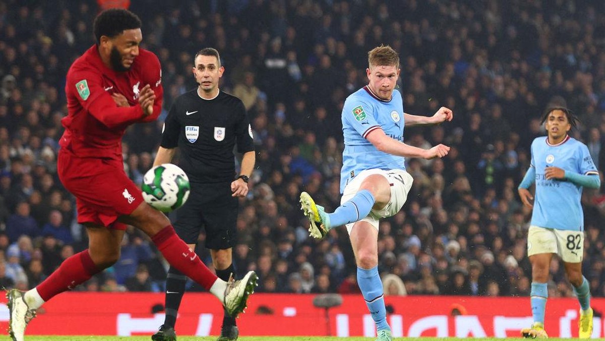 Kevin De Bruyne menyumbang dua assist saat Manchester City mengalahkan Liverpool di Piala Liga Inggris (Foto: Getty Images/Chris Brunskill/Fantasista)