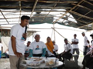 Nelayan Pendukung Ganjar Sosialisasikan Keselamatan Berlayar Nelayan Pendukung Ganjar Sosialisasikan Keselamatan Berlayar