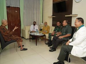 Segera Pulang, Begini Potret Eks Wapres Try Sutrisno yang Sudah Membaik