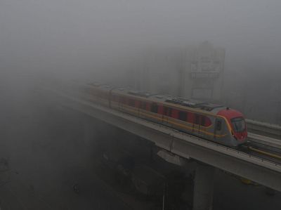 Kota Lahore Pakistan Dilanda Kabut Tebal