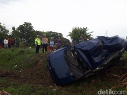Penampakan Mitsubishi Kuda Usai Tertabrak-Terseret KA di Ngawi: Remuk!