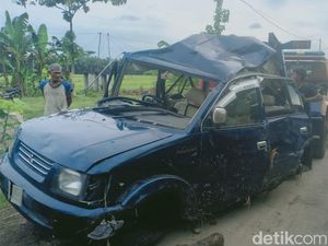Mitsubishi Kuda Tertabrak KA Tewaskan 3 Orang, Korban Pulang dari Pengajian