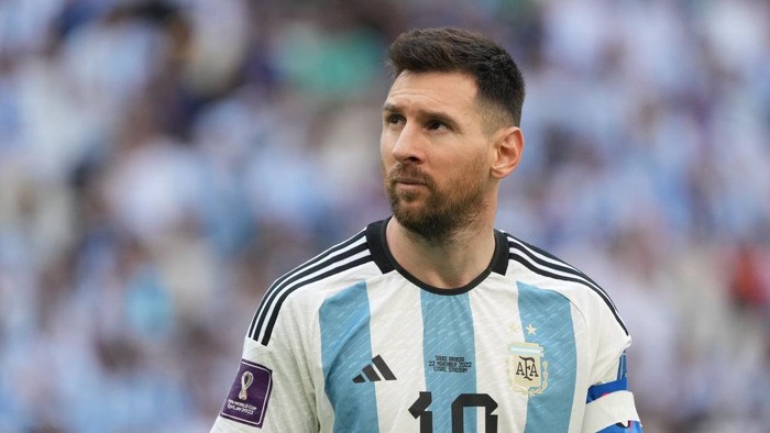 LUSAIL CITY, QATAR - NOVEMBER 22: Lionel Messi of Argentina looks on during the FIFA World Cup Qatar 2022 Group C match between Argentina and Saudi Arabia at Lusail Stadium on November 22, 2022 in Lusail City, Qatar. (Photo by Etsuo Hara/Getty Images)