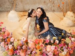 7 Gaya Pemotretan Marshanda Bareng Anak, Tampil Cantik Bergaun Bak Princess