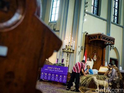 Melihat Persiapan Perayaan Natal di Gereja Katedral Jakarta