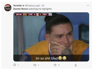 Meme Kocak Darwin Nunez Sia-siakan Peluang Emas Bikin Kesal
