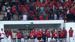 Momen Jokowi Satu Tribun dengan Penonton di SUGBK