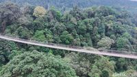 Potret Jembatan Terpanjang Se-Asia di Sukabumi