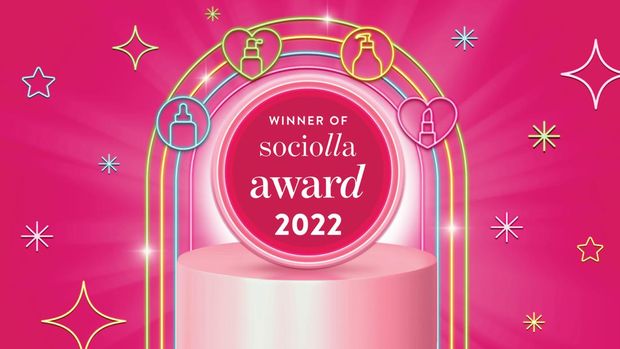 Mengumumkan pemenang Sociolla Awards 2022 di Sociolla Beauty Wonderland