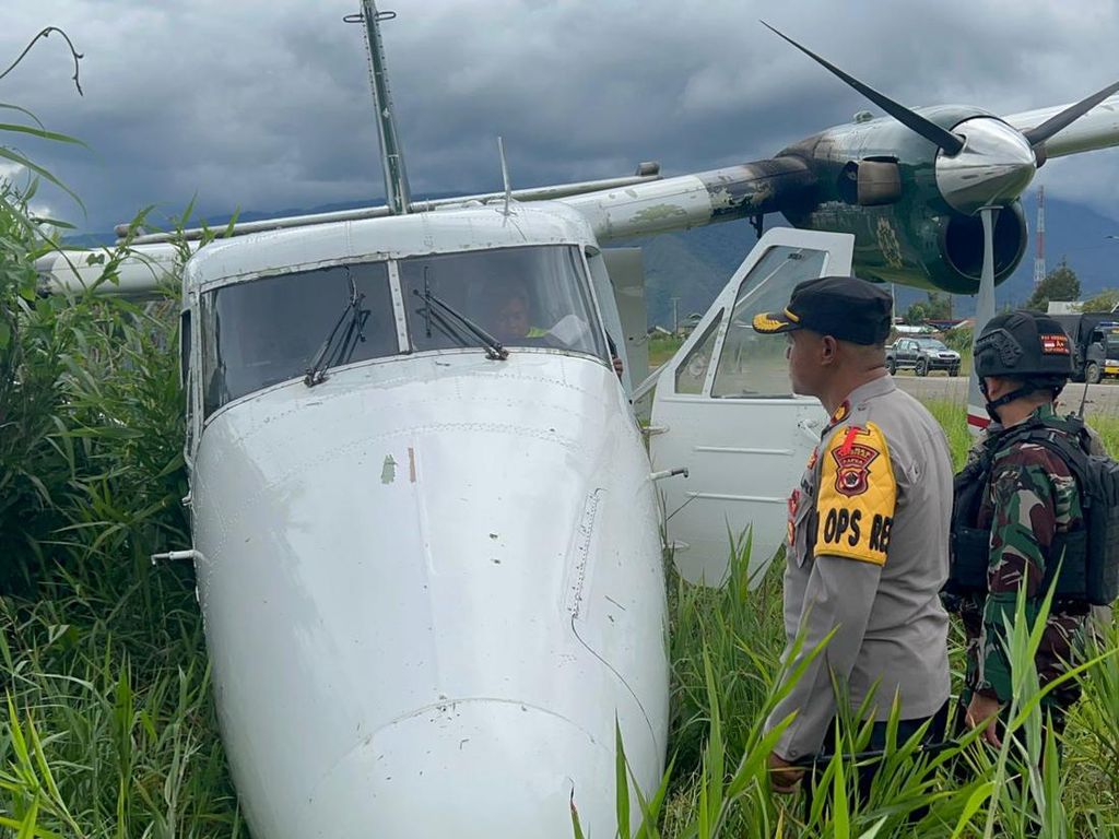Angin Kencang, Pesawat Rimbun Air Tergelincir di Bandara Moanemani Papua