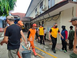 Jelang Natal, Polisi Bersih-bersih Gereja di Grogol Petamburan Jakbar
