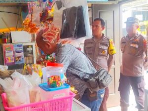 Bermodus Tukar Uang, Turis Ngaku Asal Turki Curi Rp 1,5 Juta di Toko Gresik Bermodus Tukar Uang, Turis Ngaku Asal Turki Curi Rp 1,5 Juta di Toko Gresik