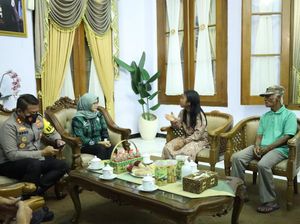Petani Gendro Akhirnya Ditemui Bupati Blitar Usai Menginap 4 Hari di Pemkab Petani Gendro Akhirnya Ditemui Bupati Blitar Usai Menginap 4 Hari di Pemkab