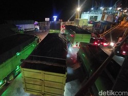 Cuaca Ekstrem Pelabuhan Bakauheni-Merak Tutup Selama 7 Jam