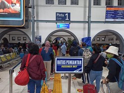 H-1 Natal, 36.100 Penumpang Berangkat dari Stasiun Gambir-Pasar Senen