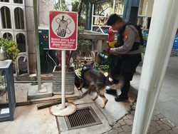 Tim Gegana Cek Keamanan Gereja Katedral Jakarta Jelang Misa Natal