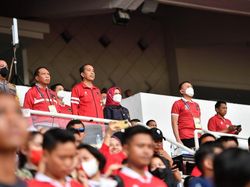 Foto: Presiden Jokowi Nonton Piala AFF 2022, Disambut Iwan Bule