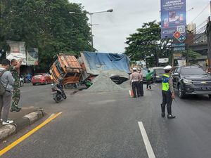 Polisi: Tak Ada Korban Akibat Truk Timpa Mobil Dinas TNI di Cibubur Polisi: Tak Ada Korban Akibat Truk Timpa Mobil Dinas TNI di Cibubur