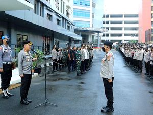 Polres Jakbar Turunkan Personel Amankan Misa Natal di 120 Gereja Polres Jakbar Turunkan Personel Amankan Misa Natal di 120 Gereja