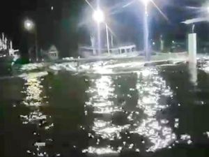 Banjir Rob Landa Pantura Situbondo-Angin Kencang Ngamuk di Sumenep Banjir Rob Landa Pantura Situbondo-Angin Kencang Ngamuk di Sumenep