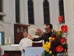 Tinjau Misa Natal 2022 di Gereja Katedral Bogor, Bima Arya: Situasi Aman