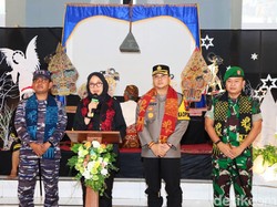 Bupati Ipuk-Forkopimda Keliling Gereja Sapa Umat Kristiani yang Rayakan Natal