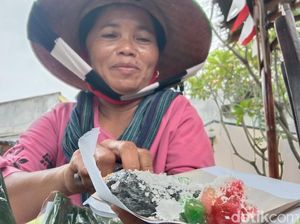 Ngobrol Singkat dengan Penjual Jajanan Tradisional di Indramayu Ngobrol Singkat dengan Penjual Jajanan Tradisional di Indramayu