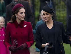 Kiat Padu Padan Fesyen ala Royal Family saat Natal yang Anggun & Chic