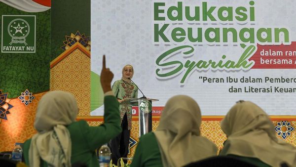 Rayakan Hari Ibu, OJK Beri Edukasi Keuangan Syariah