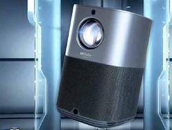 Eroc Proyektor  Max Hadirkan Sensasi Bioskop di Rumah