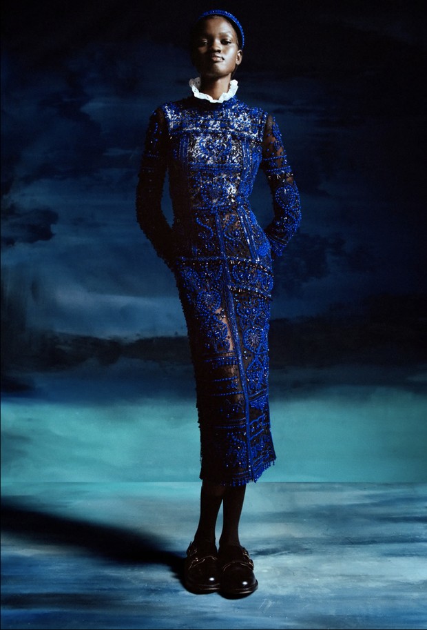 Foto: Nadine Ijewere / Courtesy of Erdem Cobalt blue dari Erdem Pre-fall 2023/