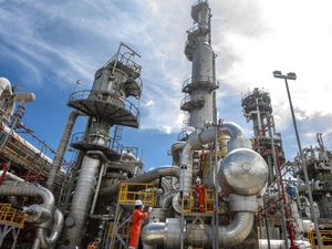 Menaklik Ancaman Krisis Energi di Indonesia