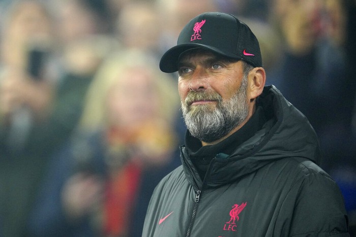 Liverpool's manager Jurgen Klopp looks on ahead the English League Cup soccer match between Manchester City and Liverpool at Etihad stadium in Manchester, England, Thursday, Dec. 22, 2022. (AP Photo/Jon Super)