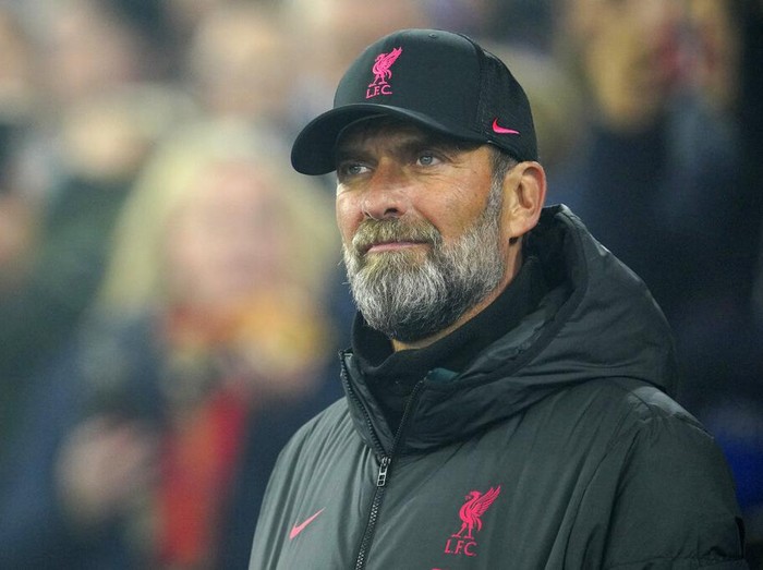 Liverpool's manager Jurgen Klopp looks on ahead the English League Cup soccer match between Manchester City and Liverpool at Etihad stadium in Manchester, England, Thursday, Dec. 22, 2022. (AP Photo/Jon Super)