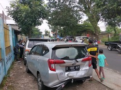 4 Mobil dan 1 Truk Tabrakan Beruntun di Jalan Cianjur-Sukabumi