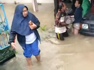Pilu Wanita Sebatang Kara di Maros Tewas Terjebak Banjir di Dalam Rumah Pilu Wanita Sebatang Kara di Maros Tewas Terjebak Banjir di Dalam Rumah