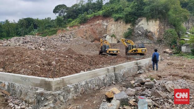 Lahan proyek pembangunan Gerejan HKBP Maranatha di Lingkungan Cikuasa, Kelurahan Gerem, Kecamatan Grogol, Banten, Jumat, 23 Desember 2022. CNN Indonesia/Safir Makki