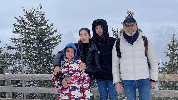 Gaya 8 Keluarga Artis Liburan Musim Dingin di Eropa Hingga Amerika, Bikin Iri