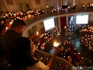 Misa Malam Natal di GPIB Immanuel Berlangsung Khidmat Misa Malam Natal di GPIB Immanuel Berlangsung Khidmat