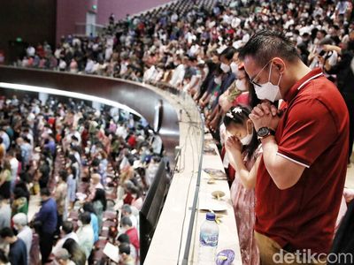 Suasana Khidmat Misa Malam Natal di GRII Kemayoran