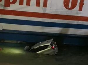 Detik-detik Mobil Daihatsu Sigra Berpenumpang Pasutri Nyemplung ke Laut
