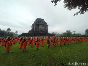Prosesi Tudong Pabbajja Samanera Sementara, Jalan Kaki Mendut-Borobudur Prosesi Tudong Pabbajja Samanera Sementara, Jalan Kaki Mendut-Borobudur