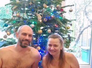 Saat Kaum Nudis Rayakan Natal, Inilah yang Terjadi Saat Kaum Nudis Rayakan Natal, Inilah yang Terjadi