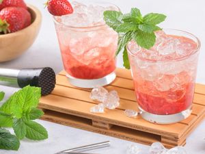 Resep Strawberry Mojito ala Kafe yang Menyegarkan untuk Suguhan Tamu
