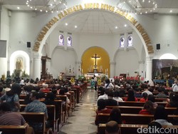 Lirik-Chord Lagu Penebus Dosa Ciptaan Musisi Legenda Charles Hutagalung