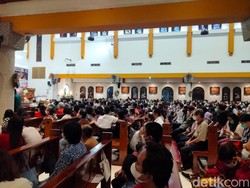 Misa Natal di Surabaya, Jemaat: Lebih Semarak dan Meriah