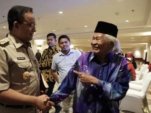 Anies Kenang Cerita Kakekmu Sahabat Ane di Setiap Jumpa Ridwan Saidi